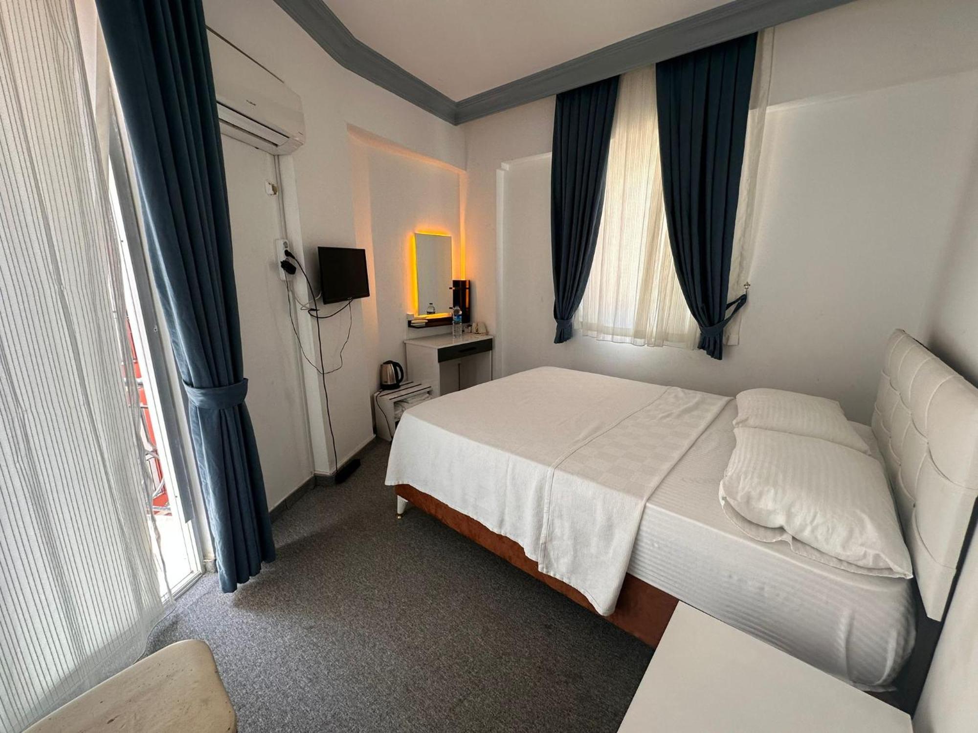 Ezel Group Hotel Antalya Exteriör bild